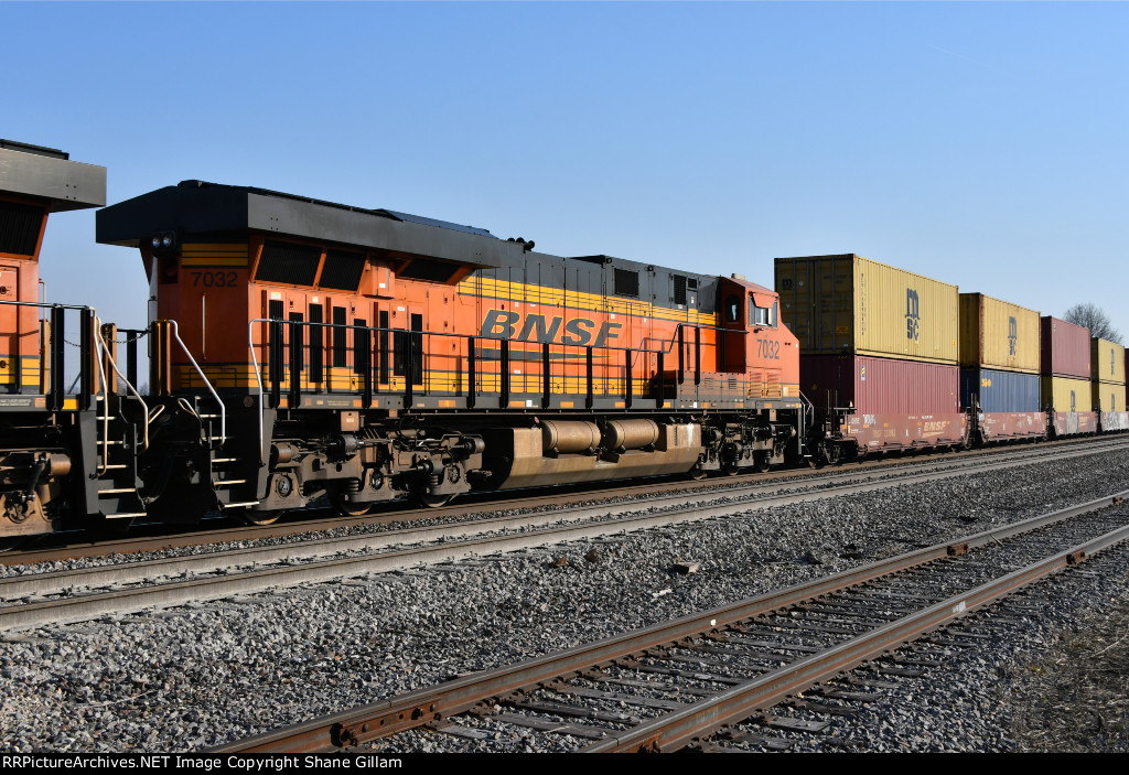 BNSF 7032 Roster shot.